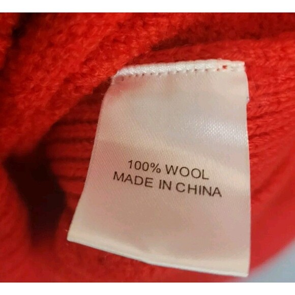 Tuckernuck 100% Wool Bexley Pullover Crewneck Gold Buttons Red Size Small - Picture 10 of 12